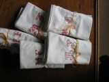 Cinq Paires de serviettes de battages brodées